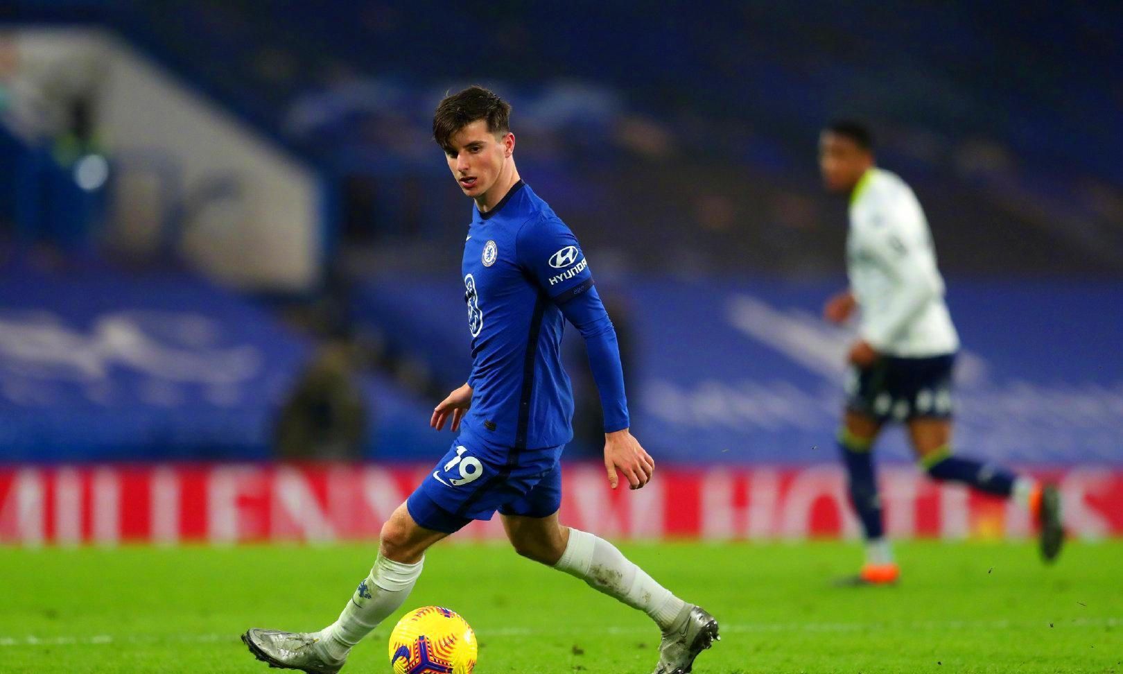 详解棒球规则中的“打者干扰”判定当球棒击中捕手手套